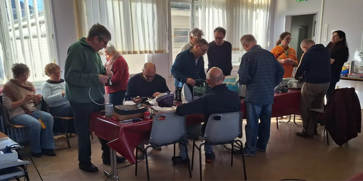 participants Repair Café Saint Denis de l'hotel
